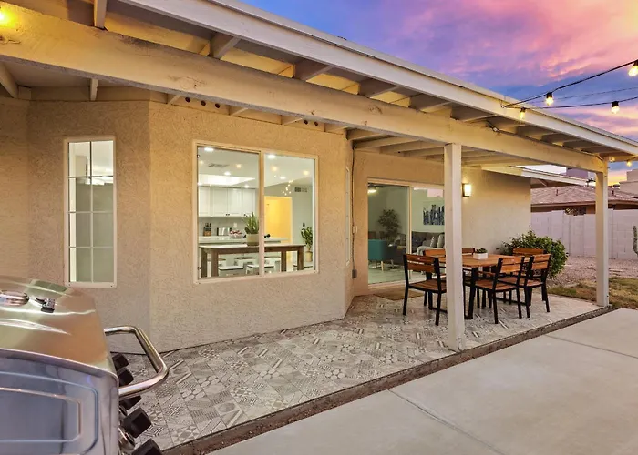 Holiday home Minutes From Shopping, Dining & Golf, Hot Tub Phoenix