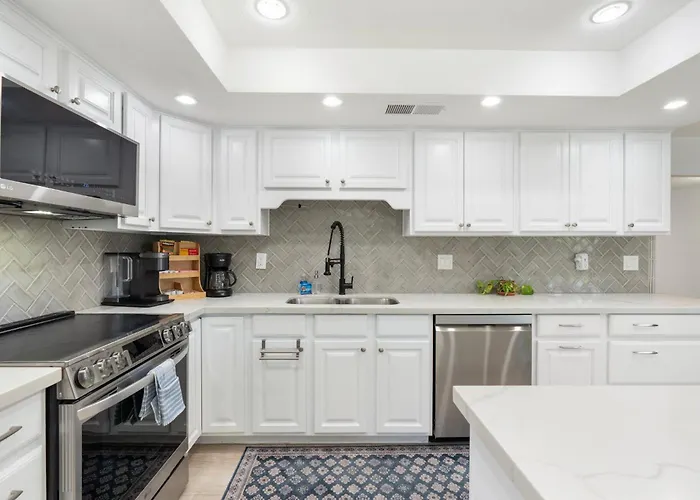 Minutes From Shopping, Dining & Golf, Hot Tub Phoenix