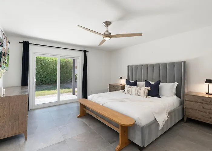 Holiday home Minutes From Shopping, Dining & Golf, Hot Tub Phoenix