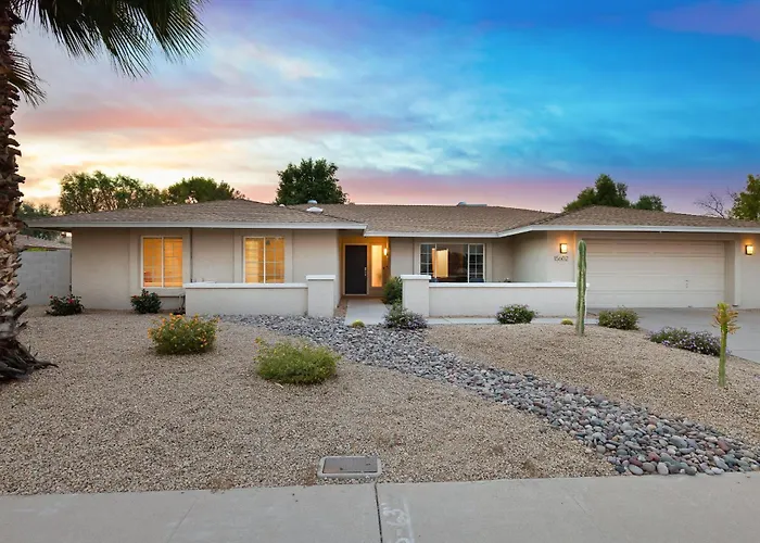 Minutes From Shopping, Dining & Golf, Hot Tub Phoenix