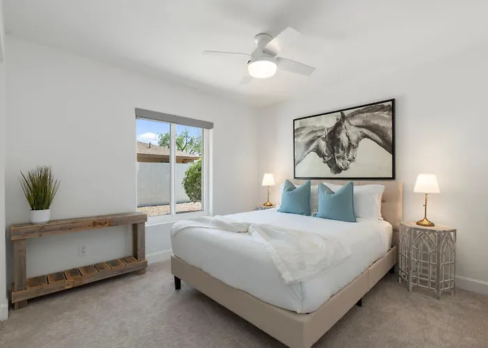 Minutes From Shopping, Dining & Golf, Hot Tub *