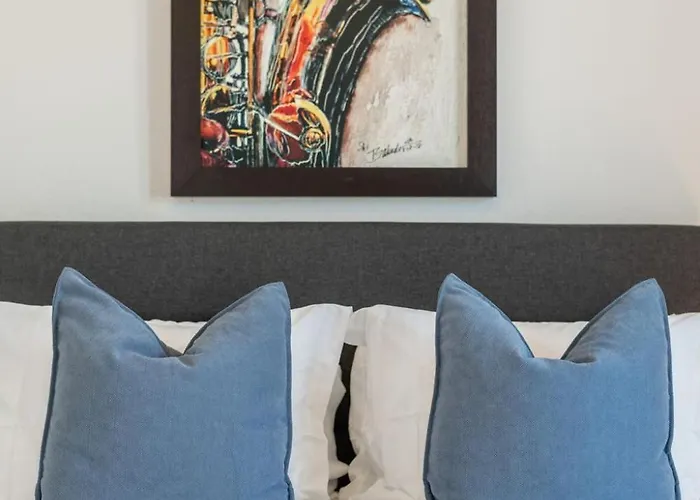 Minutes From Shopping, Dining & Golf, Hot Tub Holiday home Phoenix