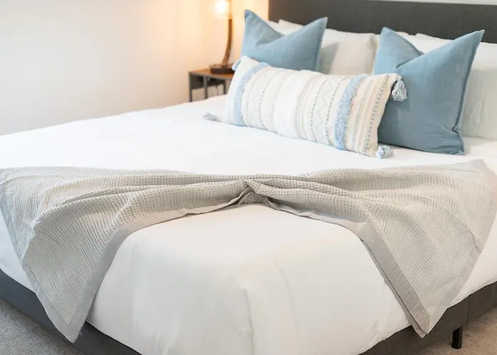 Holiday home Minutes From Shopping, Dining & Golf, Hot Tub Phoenix