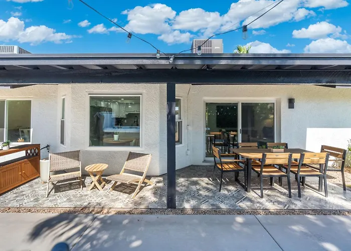 Minutes From Shopping, Dining & Golf, Hot Tub * Phoenix